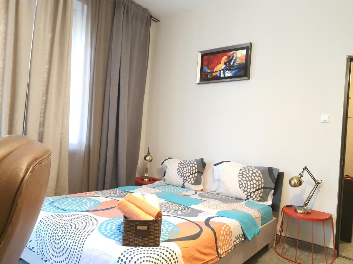 Global Downtown Apartments - Universitate - Calea Victoriei Bukarest Exteriör bild