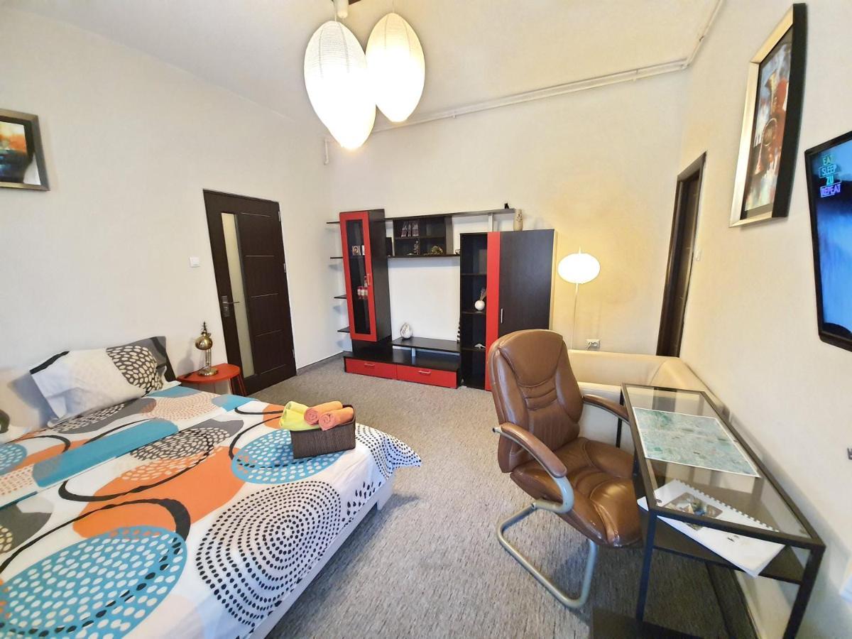 Global Downtown Apartments - Universitate - Calea Victoriei Bukarest Exteriör bild
