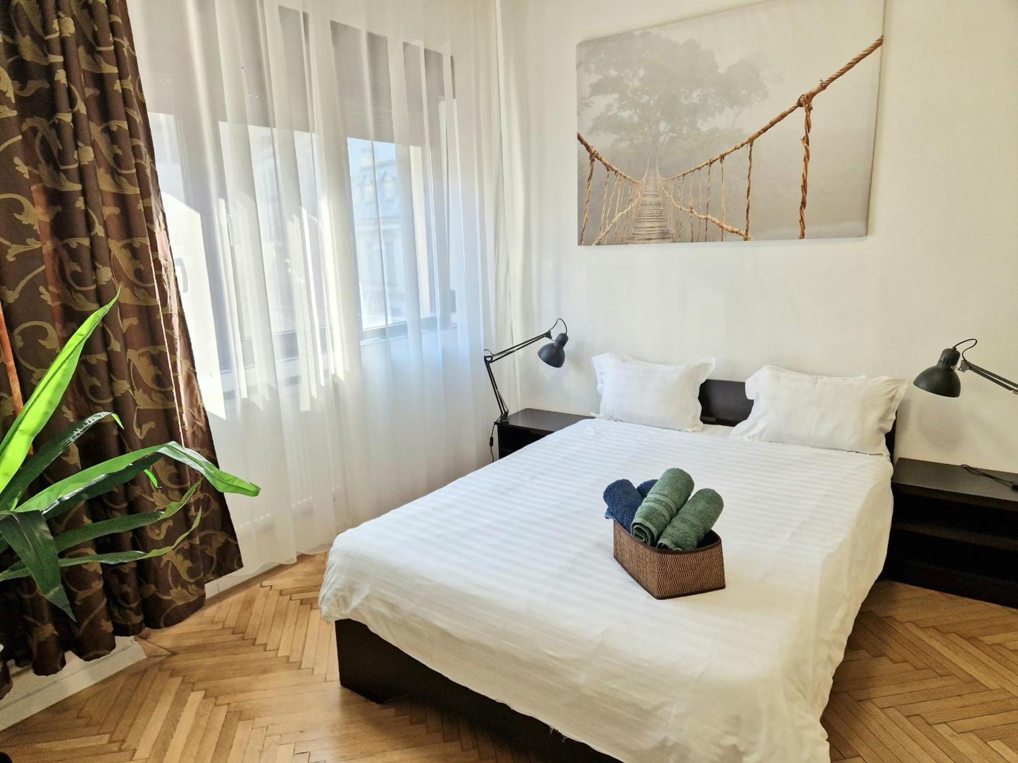 Global Downtown Apartments - Universitate - Calea Victoriei Bukarest Exteriör bild