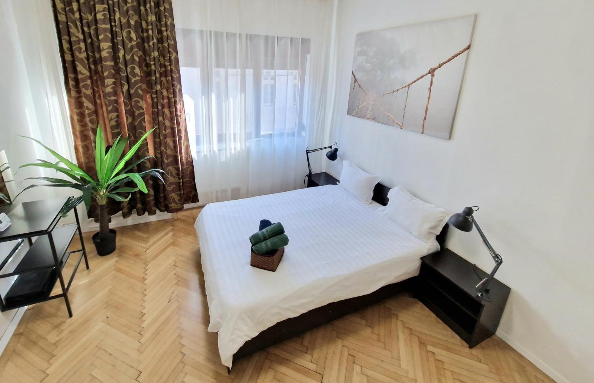 Global Downtown Apartments - Universitate - Calea Victoriei Bukarest Exteriör bild